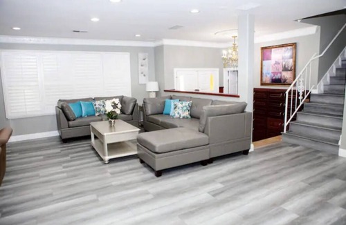 Midway City House | Luxury House 7bedroom for 28people