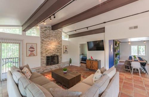 Wetmore House | Luxury House by Fiesta Texas & Seaworld with POOL