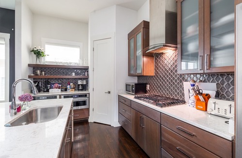 Edgehill House | Luxury House |Heated Pool| Gulch |Walk Anywhere!