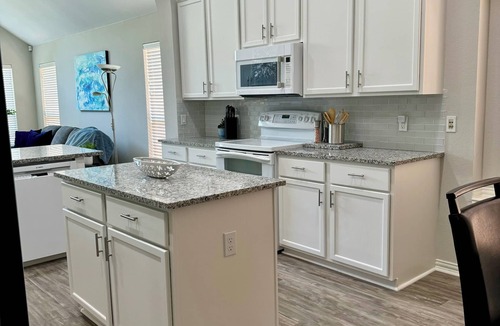 Keller House | Luxury house in best neighborhood-HERITAGE- Fort Worth/Alliance, plus workspace