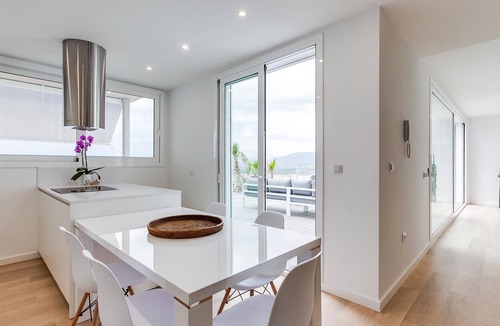 Roses Town Center House | Luxury House in Roses with Private Pool and Pets Allowed