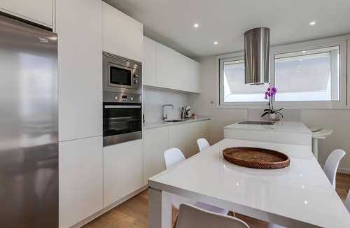 Roses Town Center House | Luxury House in Roses with Private Pool and Pets Allowed