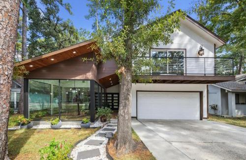 Panther Creek Villa | Luxury House in the Woodlands