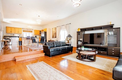 Saint-Hubert House | Luxury House Near Montreal – Self Check-In & Free parking