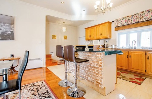 Saint-Hubert House | Luxury House Near Montreal – Self Check-In & Free parking