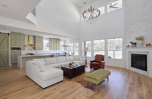 Georgetown House | Luxury house on 1.25 acres. Fantastic location for fun and convenience!