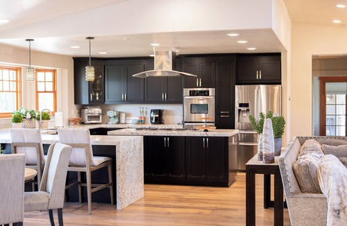 Lincoln House | Luxury House/Private/Hot Tub/Lots of Amenities