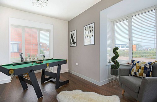 Milton Keynes House | Luxury House Sleeps 10 PoolTable FreeParking