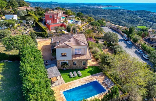 Castell-Platja d'Aro Cottage | Luxury House with Private Pool in Platja d'Aro