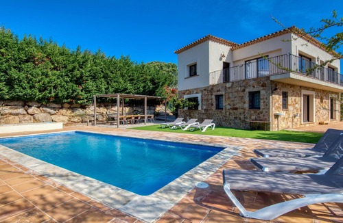 Castell-Platja d'Aro Cottage | Luxury House with Private Pool in Platja d'Aro