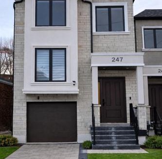 Woodbine Gardens House | Luxury House with Open Living Space