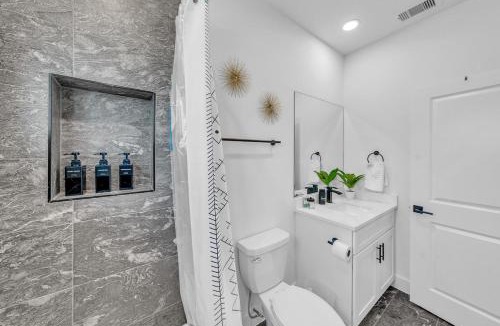 Garden Oaks House | Luxury Houston World Cup Retreat with Large Yard
