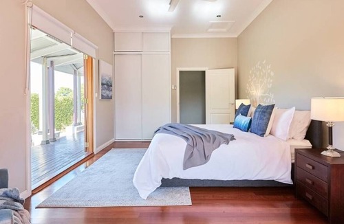 Cessnock House | Luxury Hunter House - Winery Experience