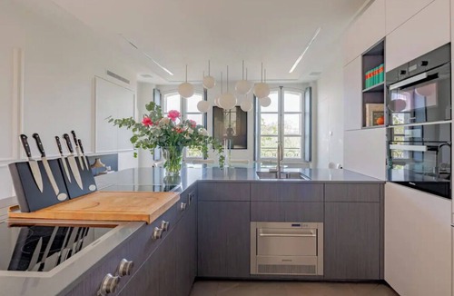 Arsenal Apartment | Luxury Ile St Louis, Paris with views of Seine in every room, AC, Elevator