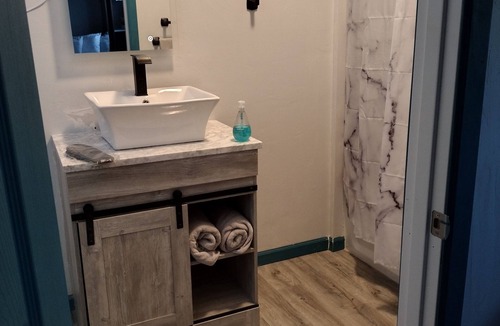 Oshkosh Apartment | Luxury In A Quaint Little Package