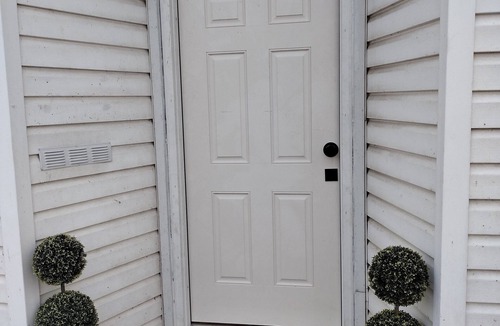 Oshkosh Apartment | Luxury In A Quaint Little Package