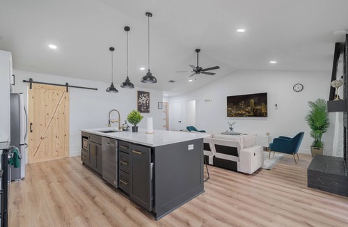 Euless House | Luxury in Euless - Close to DFW Airport and Cowboy Stadium