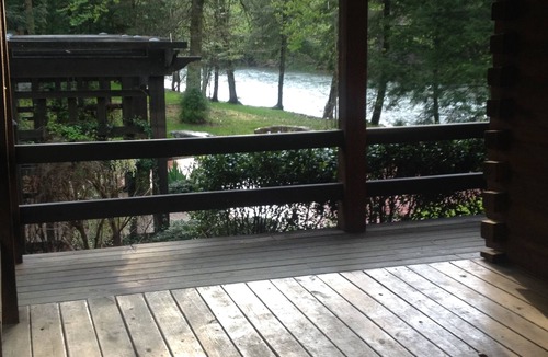 Byrdstown Cabin | Luxury In Nature, Log Cabin In One Of A Kind Location.