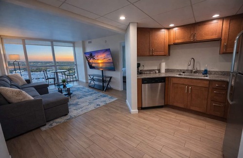 Fort Myers River District Apartment | Luxury in the Sky Downtown Fort Myers