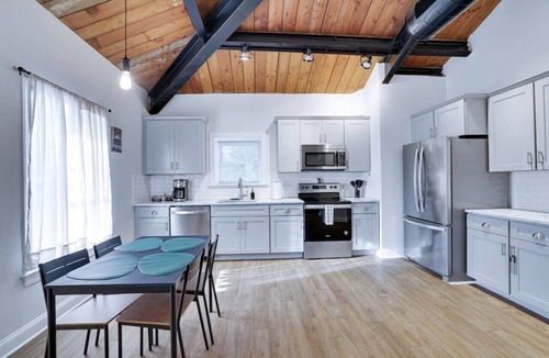 East Stroudsburg Apartment | Luxury Industrial Style Queen Suite