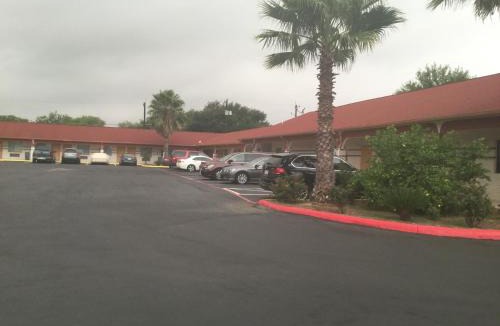 Lackland Terrace Hotel | Luxury Inn and Suites Seaworld
