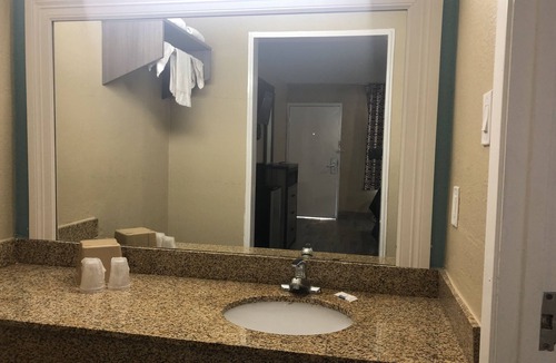 North Shore Hotel | Luxury Inn & Suites