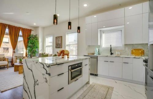 The Heights House | Luxury Jersey City Stay Parking NYC MetLife