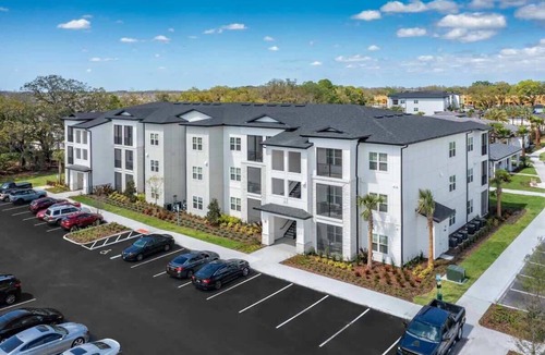 Southeast Orlando Apartment | Luxury King Bed, Close to Parks, Pet-Friendly