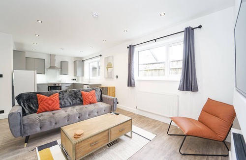 Weston-super-Mare Apartment | Luxury King Suite sea View Modern Flat