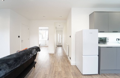 Weston-super-Mare Apartment | Luxury King Suite sea View Modern Flat