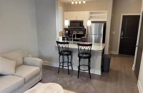 Southside Apartment | Luxury King Size Stay
