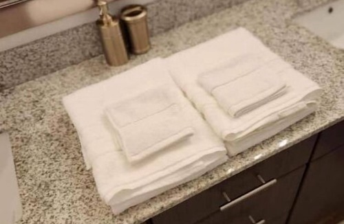 Southside Apartment | Luxury King Size Stay