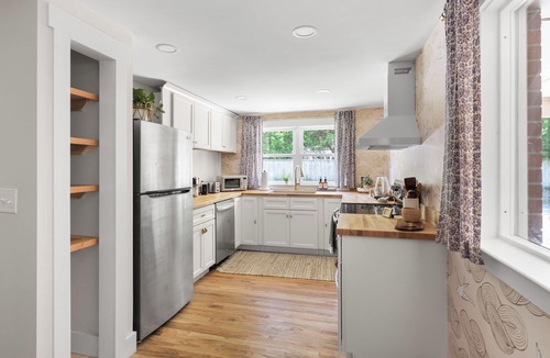 Clayton House | Luxury King Suite, 125-yr historic home, 2 blocks from Main St. Crib included