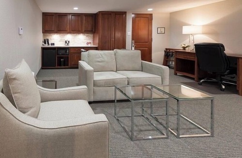 Hillsdale Hotel | Luxury King Suite with sleeper sofa and Breakfast