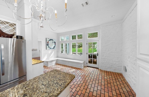 Rivercrest House | ⭐️Luxury Lake Austin: Heated Pool, Hot Tub, Pizza Oven & Waterfront Dock⭐️