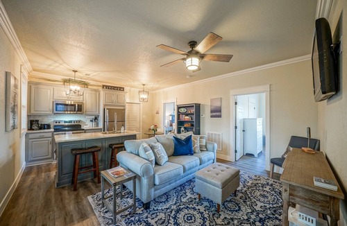 Lake Hamilton House | Luxury Lake Cottage, perfect location by land & water on amazing property.