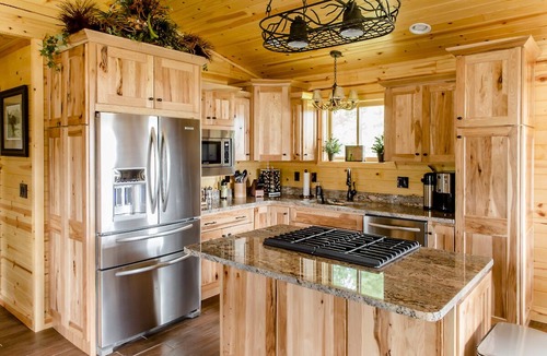 Paris Cottage | Luxury Lake Cottage at Meemo's Farm