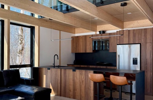 Lac du Bonnet House | Luxury Lake Front Cottage