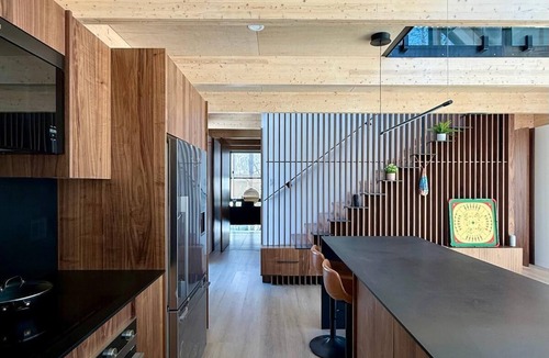 Lac du Bonnet House | Luxury Lake Front Cottage
