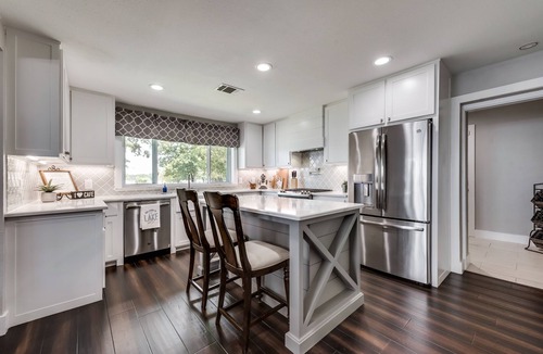 Enchanted Oaks House | Luxury Lake Front House with Community Pool *GOLF CART FOR RENT*