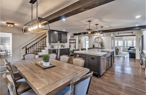 Gainesville House | Luxury Lake Front Cottage