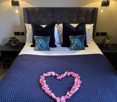 Vale of Glamorgan House | Luxury Lake Front Escape With Hot Tub