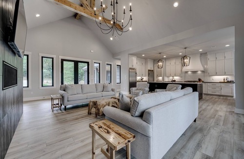 Rockwell House | Luxury Lake Front+Heated Pool & Hot Tub+Boat Dock