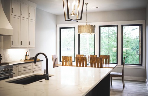 Rockwell House | Luxury Lake Front+Heated Pool & Hot Tub+Boat Dock