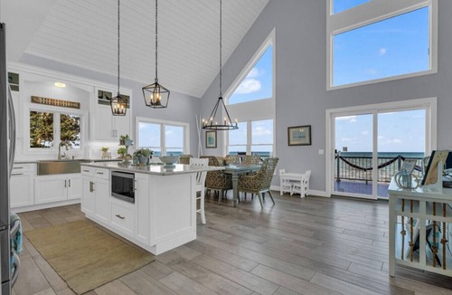 Caseville House | Luxury Lake Front Home-Private Beach