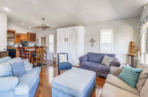 Granbury House | Luxury Lake Granbury Home: Dock, Hot Tub & Decks!