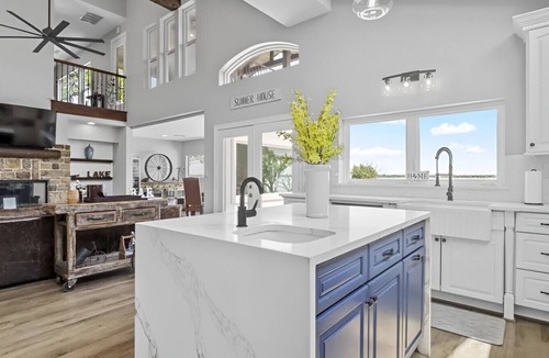 Lakewood Village House | Luxury Lake House with Pool table & Hot Tub