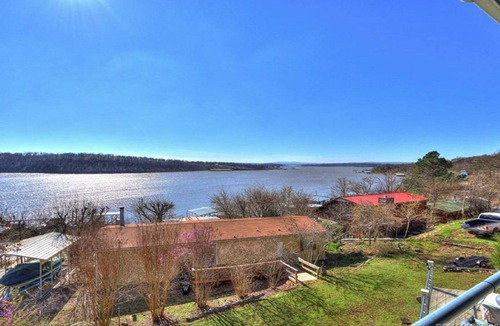 Texanna House | LUXURY LAKE HOME with Quick Access to Swimming Beaches and Boat Ramp