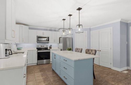 East Hants House | Luxury Lake House in Mount Uniacke