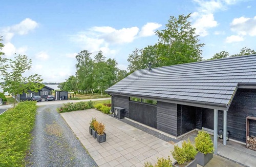 Sunds House | Luxury lake house with activities for all